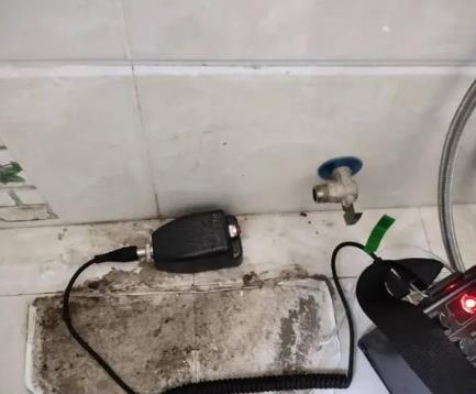 新蔡屋顶漏水维修公司分享下卫生间漏水的危害及解决方法